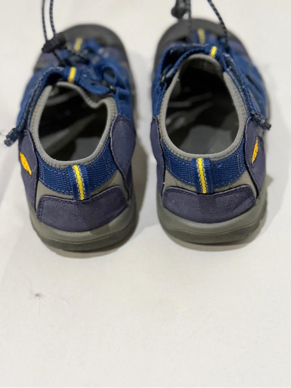 VGUC Keen Navy Blue & Gray Closed-Toe Kids Outdoor Sandals size 3